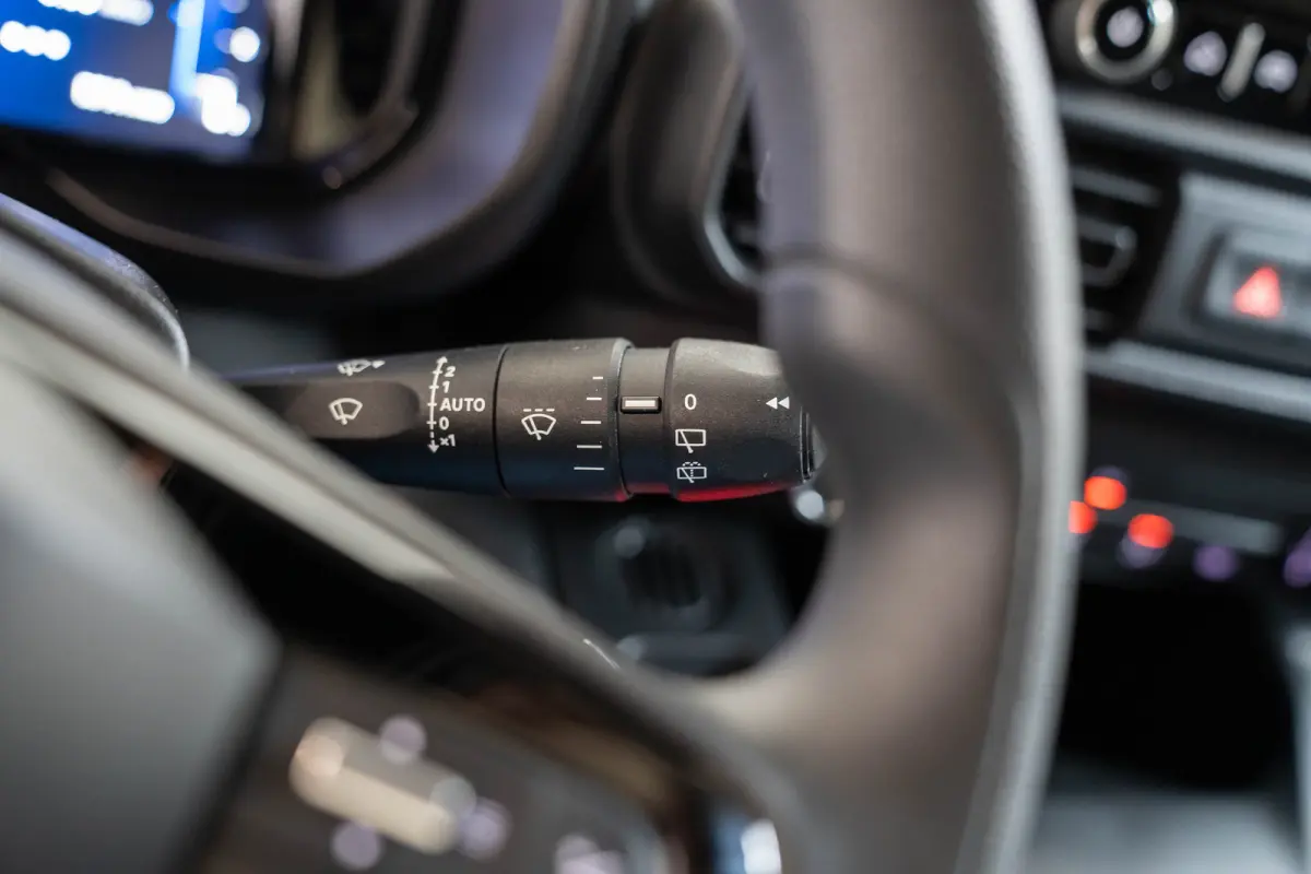 1.5 BlueHDi 100 S&S L1 | Camera | Parkeersensoren | Navigatie | Apple Carplay & Android Auto | Dodehoekbewaking |