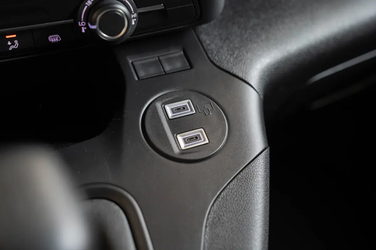 1.5 BlueHDi 100 S&S L1 | Camera | Parkeersensoren | Navigatie | Apple Carplay & Android Auto | Dodehoekbewaking |
