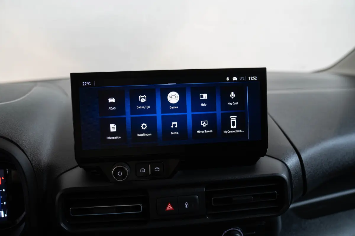 1.5 BlueHDi 100 S&S L1 | Camera | Parkeersensoren | Navigatie | Apple Carplay & Android Auto | Dodehoekbewaking |
