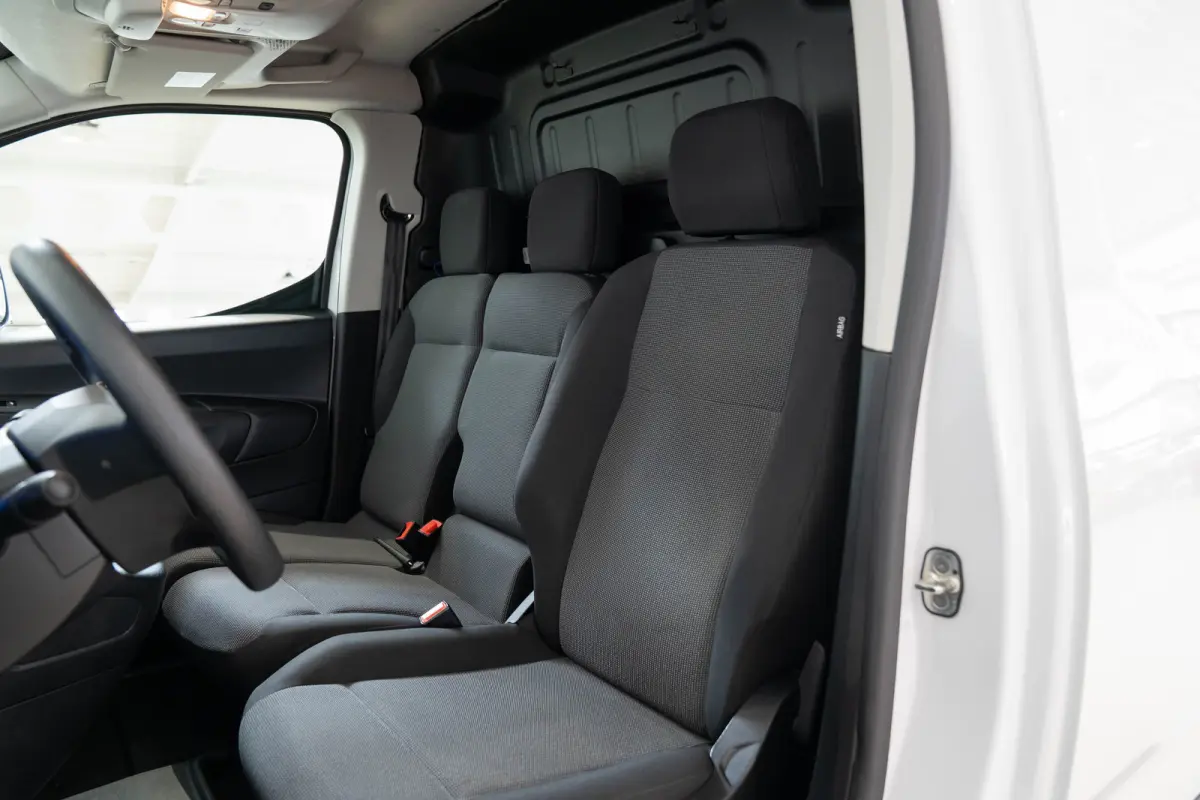 1.5 BlueHDi 100 S&S L1 | Camera | Parkeersensoren | Navigatie | Apple Carplay & Android Auto | Dodehoekbewaking |