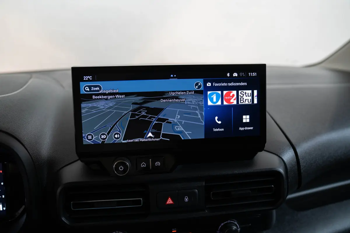 1.5 BlueHDi 100 S&S L1 | Camera | Parkeersensoren | Navigatie | Apple Carplay & Android Auto | Dodehoekbewaking |