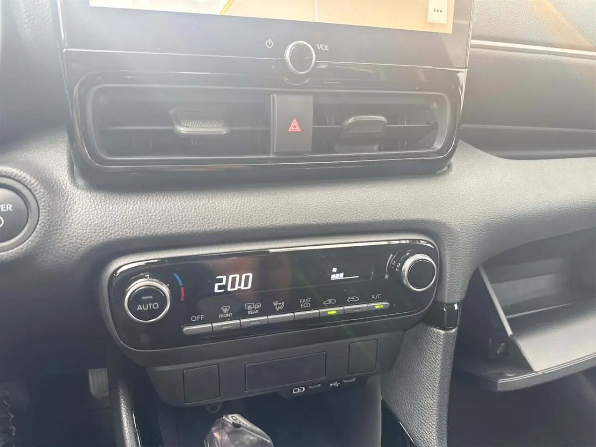 1.5 Hybrid 115 Dynamic+Led+Apple-CarePlay+Breed-Navigatie+cruise+Privacy-Glass+Lmv=ORIG/NL = TOP KLEUR