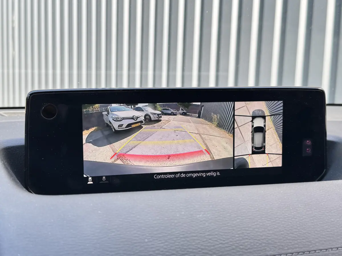 e-SkyActiv R-EV PHEV 170 Makoto Memory, Bose, Camera