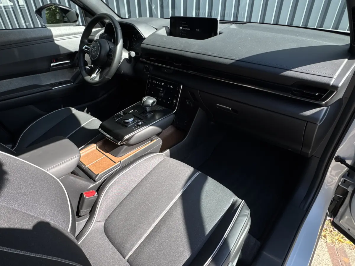 e-SkyActiv R-EV PHEV 170 Makoto Memory, Bose, Camera