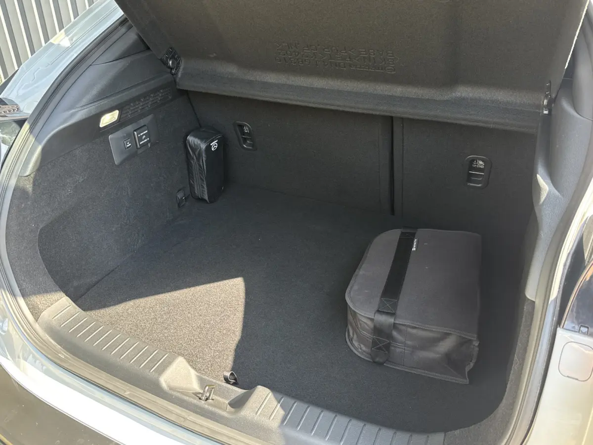 e-SkyActiv R-EV PHEV 170 Makoto Memory, Bose, Camera