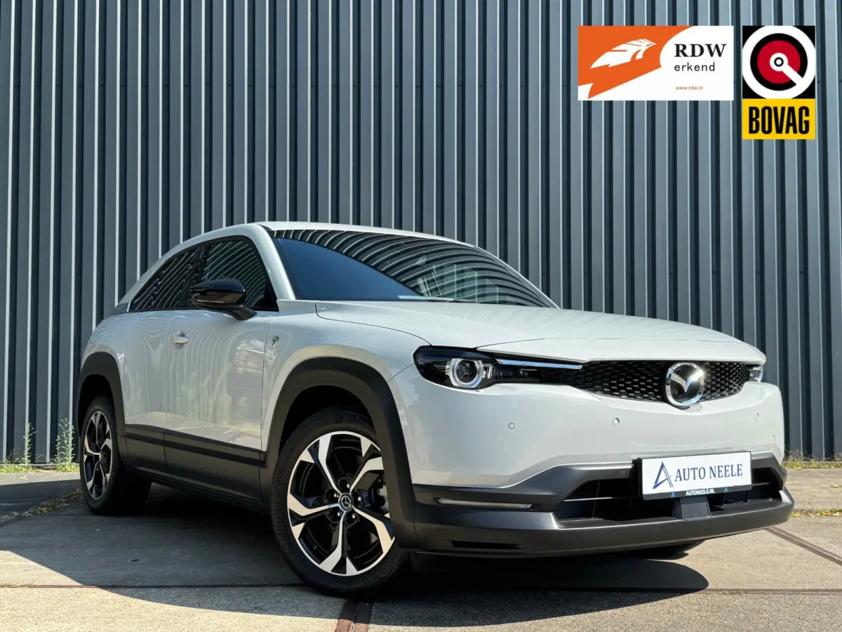 e-SkyActiv R-EV PHEV 170 Makoto Memory, Bose, Camera