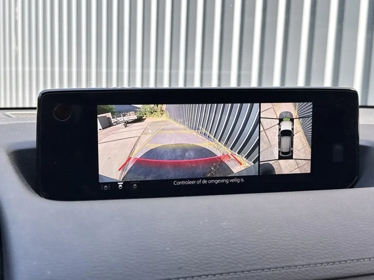 e-SkyActiv R-EV PHEV 170 Makoto Memory, Bose, Camera