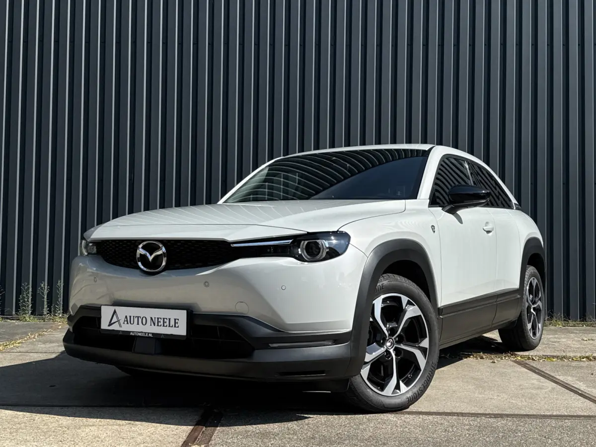 e-SkyActiv R-EV PHEV 170 Makoto Memory, Bose, Camera