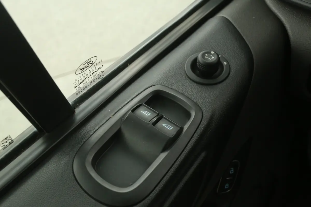 2.0 TDCI L2H1 | Automaat | Airco | Camera | Cruise | Carplay | 3 Zits | 2xSchuifdeur | Trekhaak