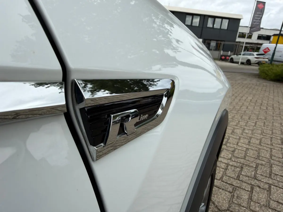 1.5 TSI ACT R-LINE AUTOMAAT Trekhaak Head UP display Navigatie Automatische Airco LMV Adaptief Cruise control