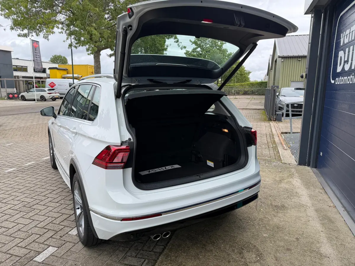 1.5 TSI ACT R-LINE AUTOMAAT Trekhaak Head UP display Navigatie Automatische Airco LMV Adaptief Cruise control