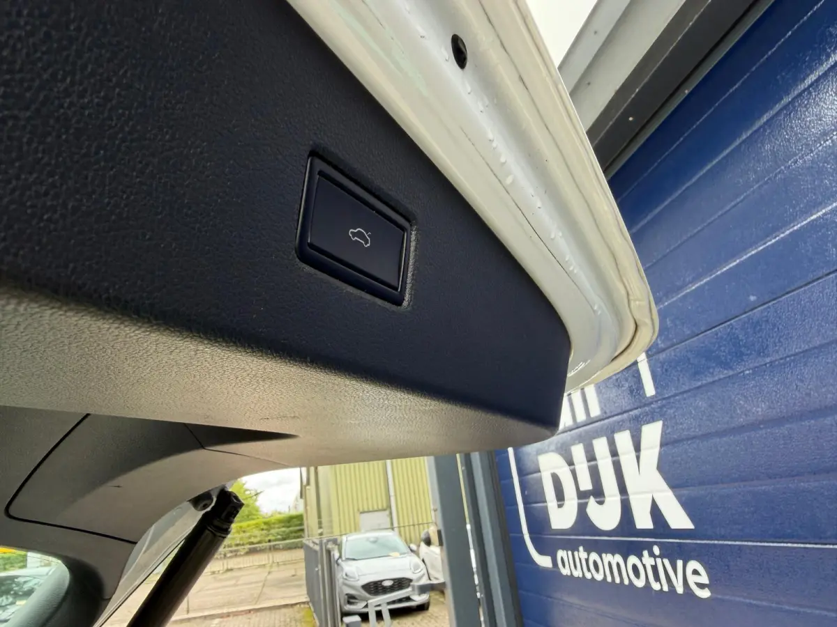 1.5 TSI ACT R-LINE AUTOMAAT Trekhaak Head UP display Navigatie Automatische Airco LMV Adaptief Cruise control