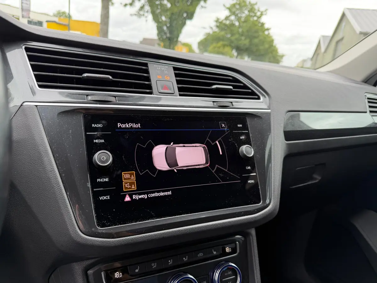 1.5 TSI ACT R-LINE AUTOMAAT Trekhaak Head UP display Navigatie Automatische Airco LMV Adaptief Cruise control