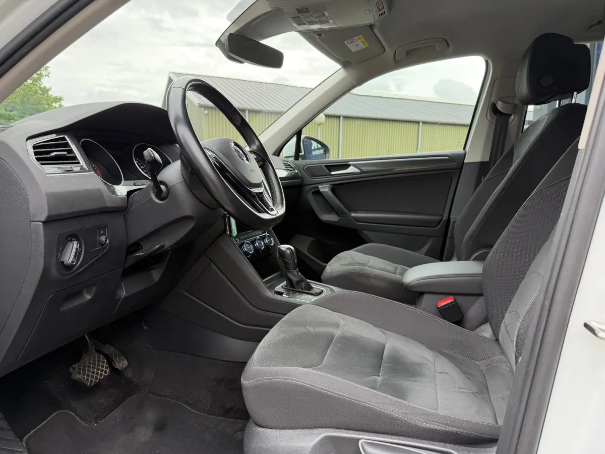 1.5 TSI ACT R-LINE AUTOMAAT Trekhaak Head UP display Navigatie Automatische Airco LMV Adaptief Cruise control