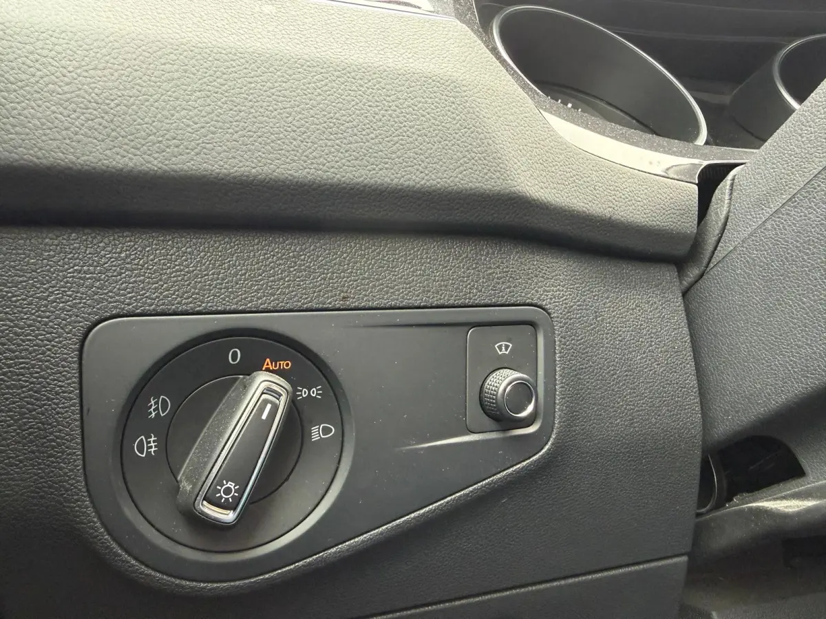 1.5 TSI ACT R-LINE AUTOMAAT Trekhaak Head UP display Navigatie Automatische Airco LMV Adaptief Cruise control