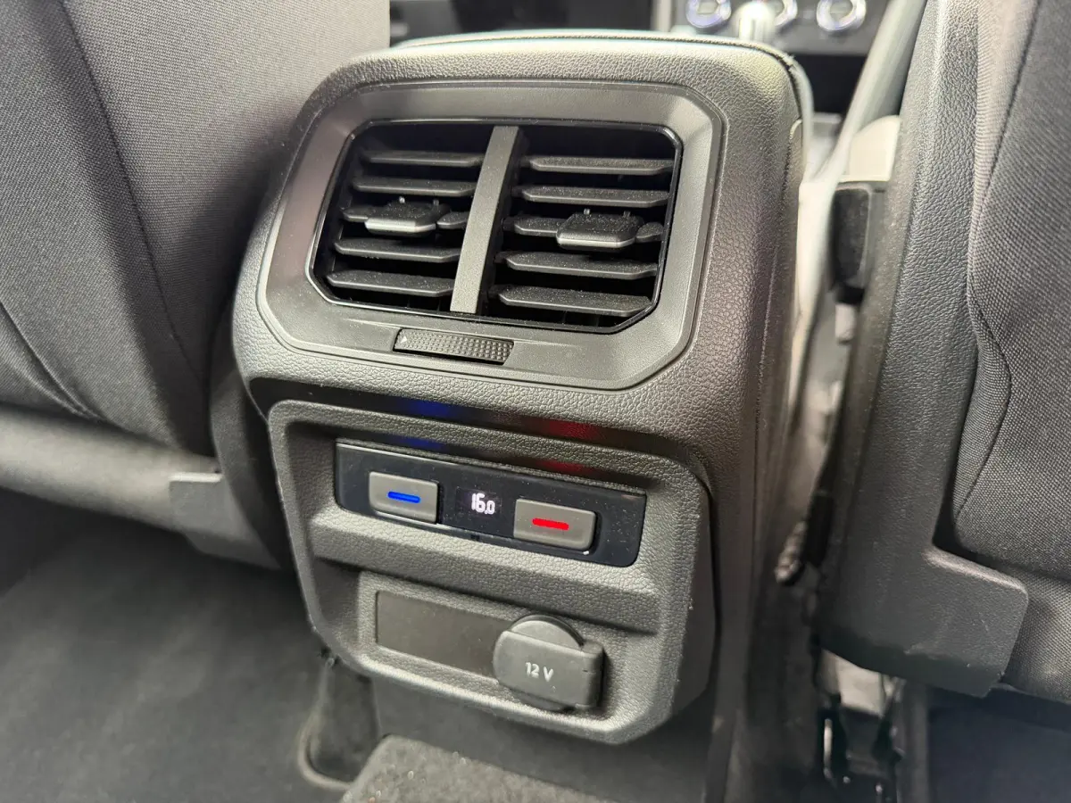 1.5 TSI ACT R-LINE AUTOMAAT Trekhaak Head UP display Navigatie Automatische Airco LMV Adaptief Cruise control