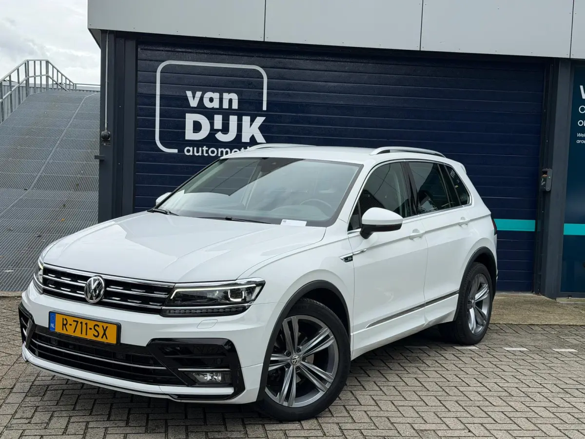 1.5 TSI ACT R-LINE AUTOMAAT Trekhaak Head UP display Navigatie Automatische Airco LMV Adaptief Cruise control