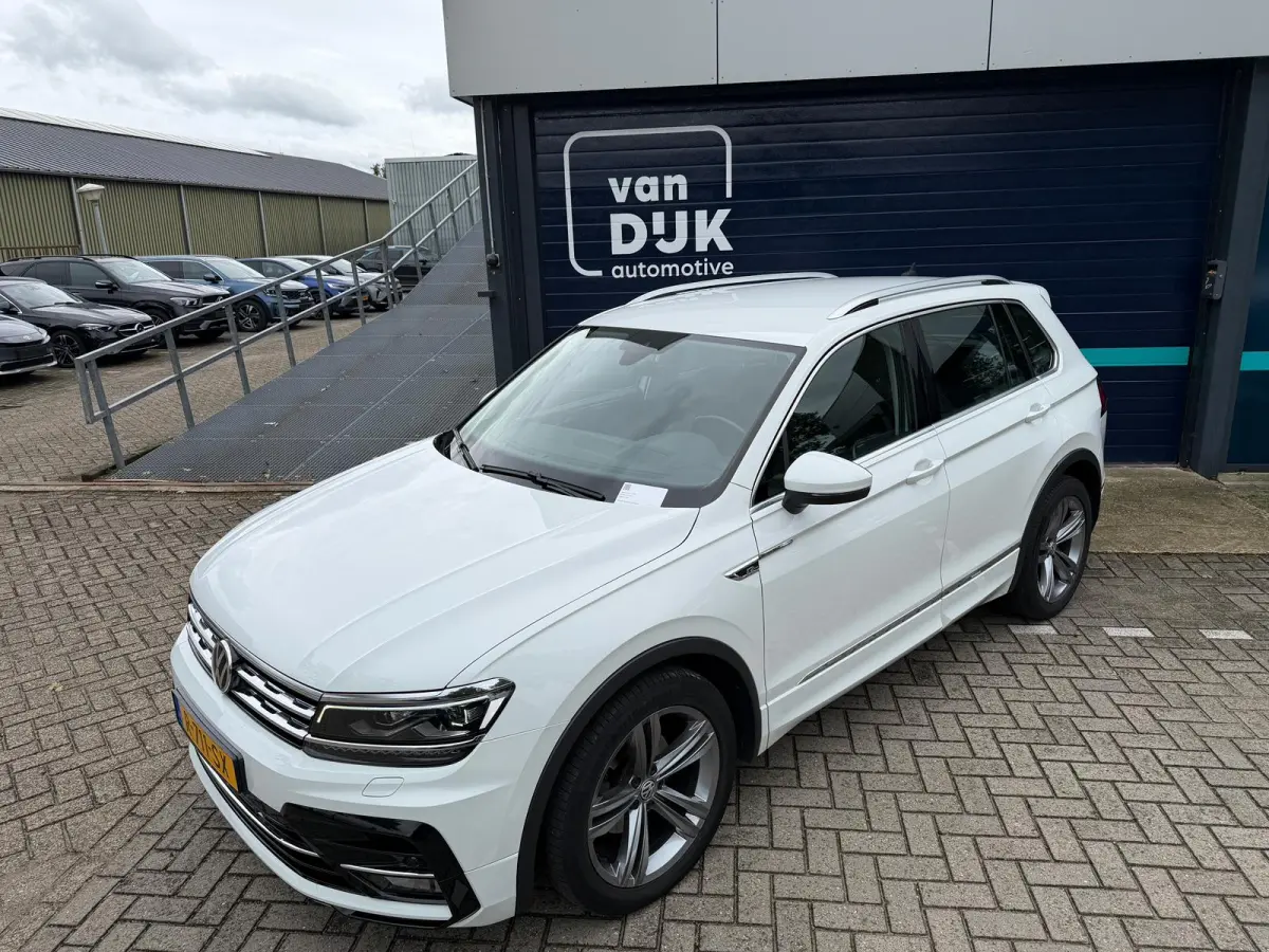 1.5 TSI ACT R-LINE AUTOMAAT Trekhaak Head UP display Navigatie Automatische Airco LMV Adaptief Cruise control