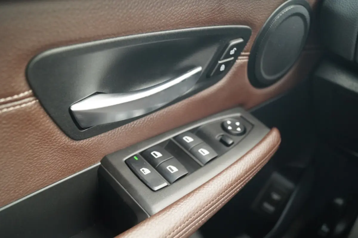 218i Automaat Business Edition Plus -LEER-ECC-LED-NAVI-CAM-