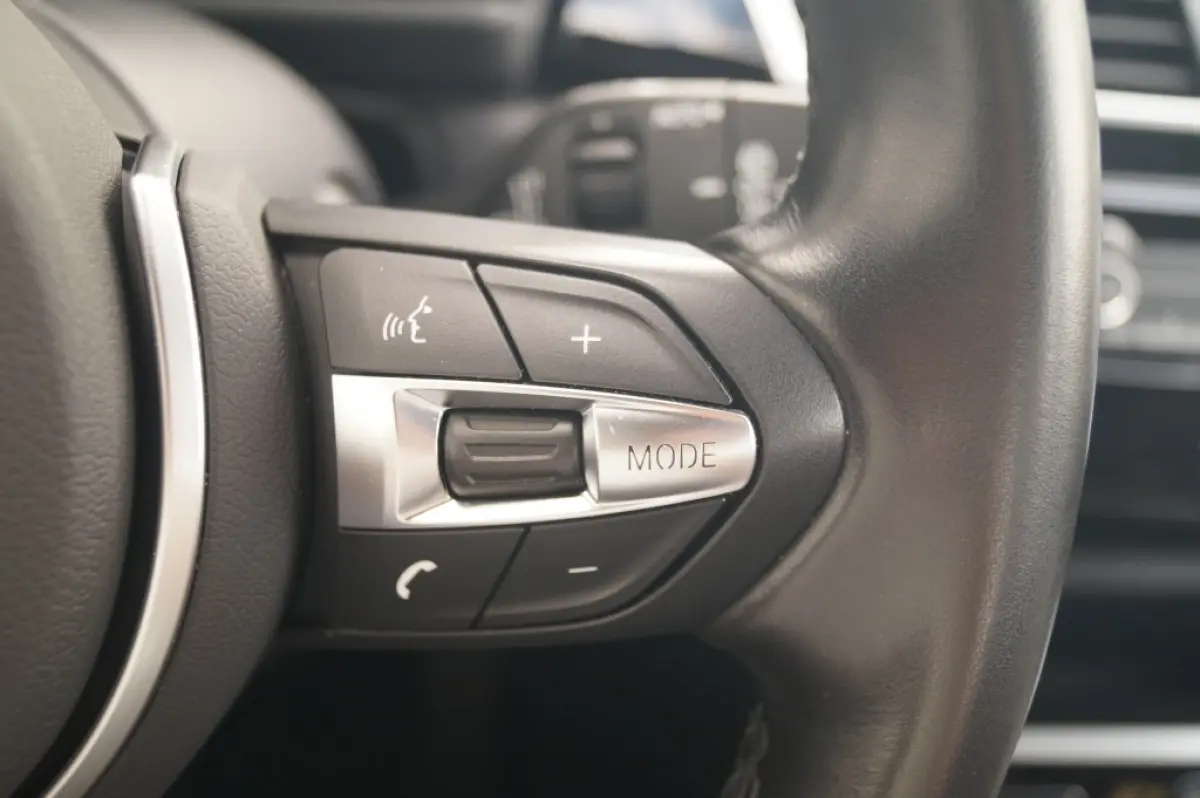 218i Automaat Business Edition Plus -LEER-ECC-LED-NAVI-CAM-