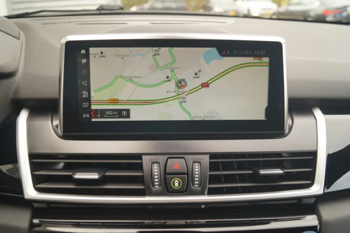 218i Automaat Business Edition Plus -LEER-ECC-LED-NAVI-CAM-