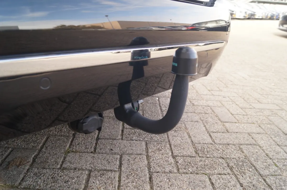 218i Automaat Business Edition Plus -LEER-ECC-LED-NAVI-CAM-