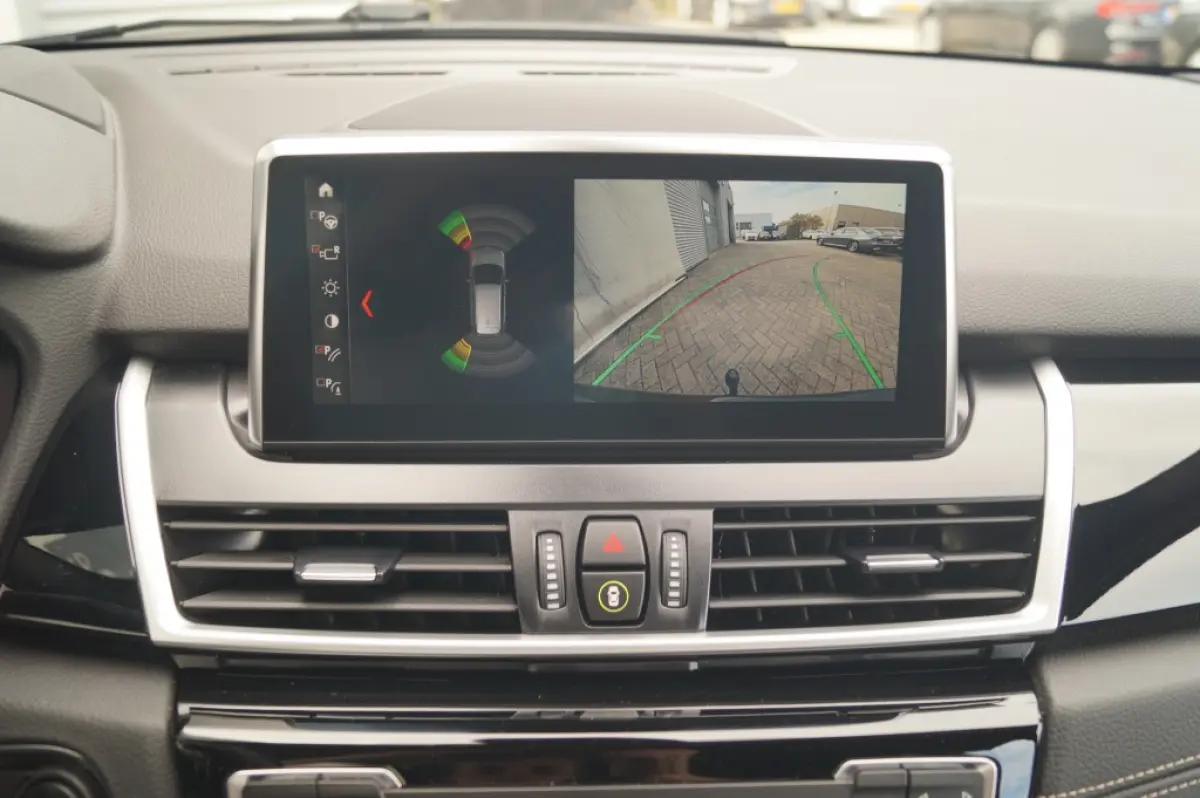 218i Automaat Business Edition Plus -LEER-ECC-LED-NAVI-CAM-