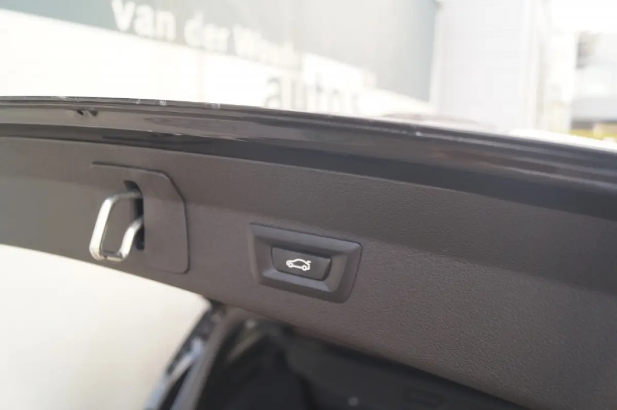 218i Automaat Business Edition Plus -LEER-ECC-LED-NAVI-CAM-