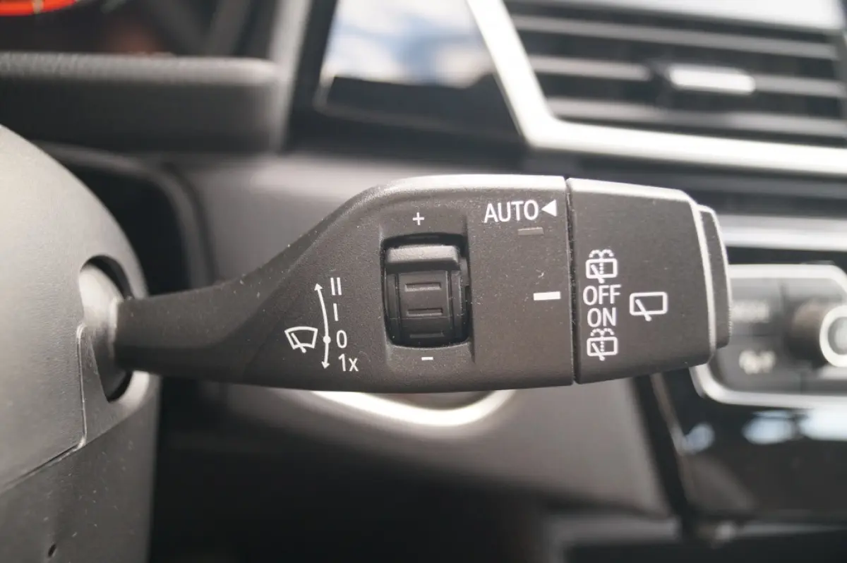 218i Automaat Business Edition Plus -LEER-ECC-LED-NAVI-CAM-