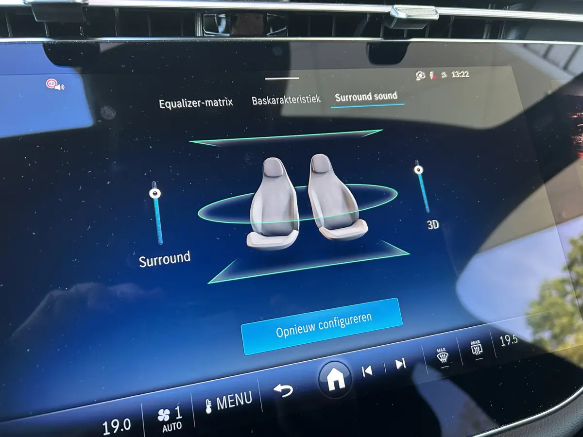 300e Sport Edition AMG // Hyperscreen // Burmester 4D // Distronic // Panoramadak // Active Sfeerverlichting // Keyless Entry // Nightpakket // 20" LM