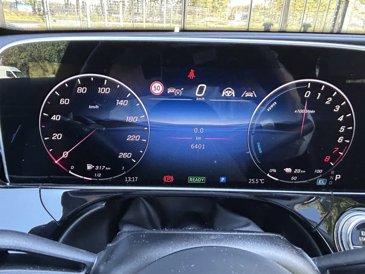 300e Sport Edition AMG // Hyperscreen // Burmester 4D // Distronic // Panoramadak // Active Sfeerverlichting // Keyless Entry // Nightpakket // 20" LM
