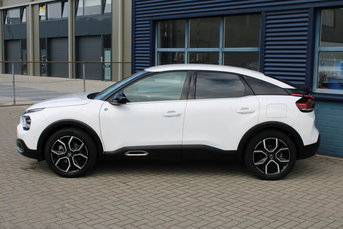 Feel Pack 50 kWh SoH 89%| CARPLAY | CAMERA | LED KOPLAMPEN | STUUR + STOELVERWARMING | VOORRUITVERWARMING | NAVI