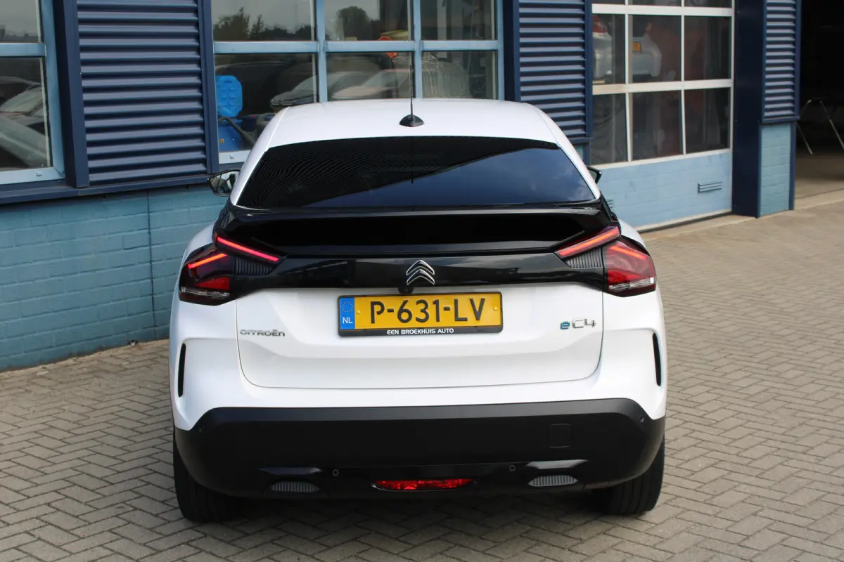 Feel Pack 50 kWh SoH 89%| CARPLAY | CAMERA | LED KOPLAMPEN | STUUR + STOELVERWARMING | VOORRUITVERWARMING | NAVI