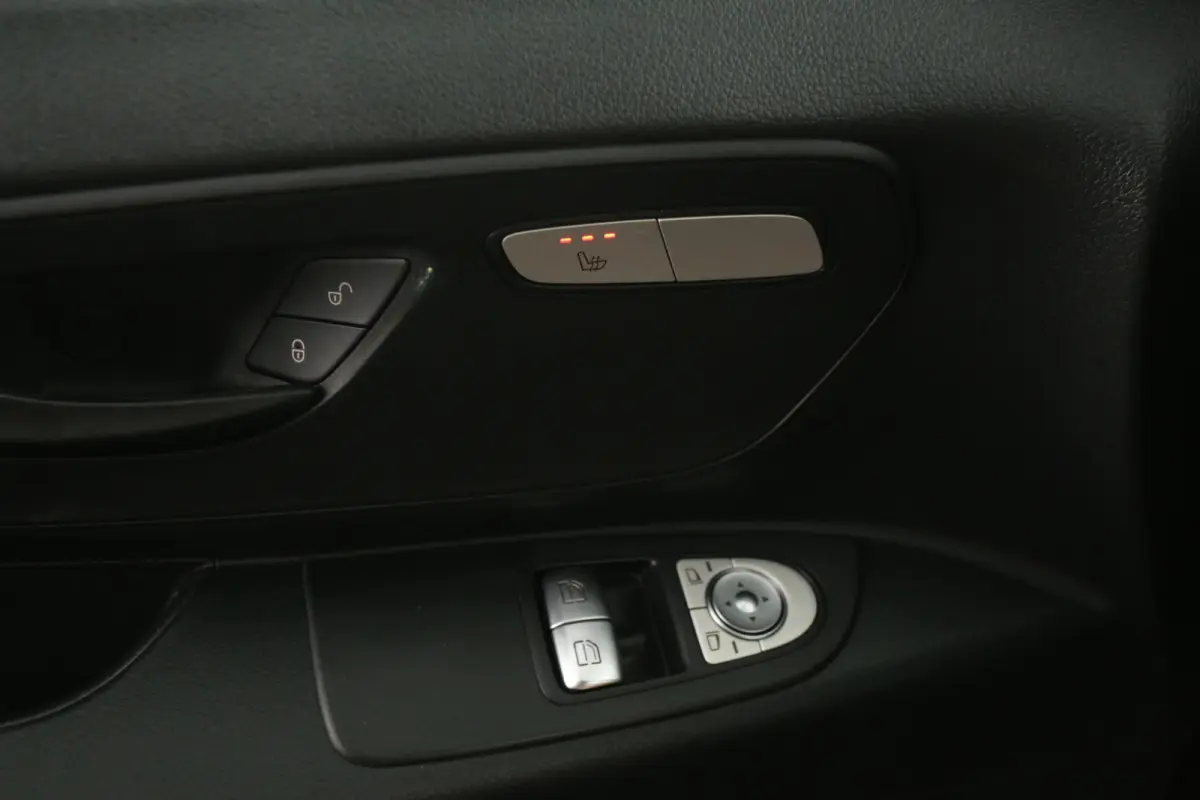114 CDI Extra Lang | Dubbele Cabine | Automaat | Clima | Cruise | Carplay | LED | Navi | Parkeersens.