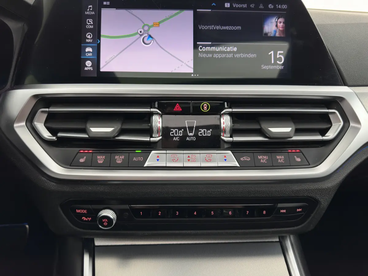 320e Business Edition Plus (INCL-BTW) Aut. *LEATHER | PANO | FULL-LED | HEATED-SPORTSEATS | NAVI-FULLMAP | KEYLESS | PRIVACY-GLASS | ECC | PDC | CRUISE | 19''ALU*