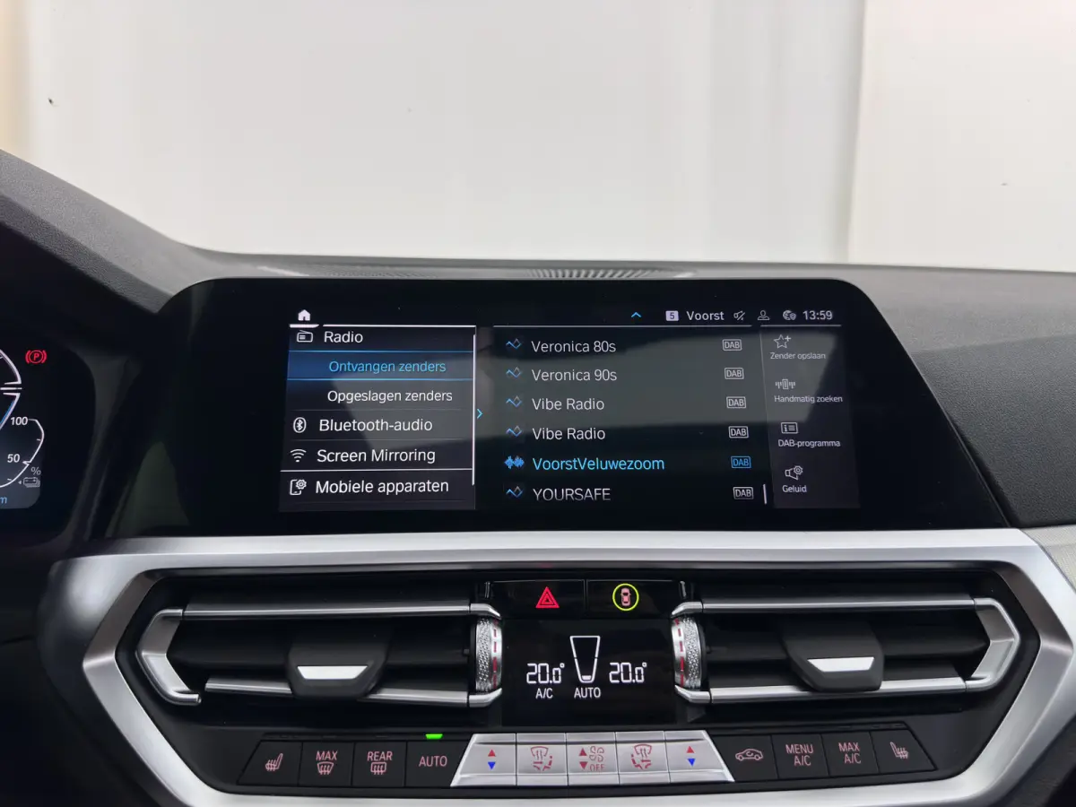 320e Business Edition Plus (INCL-BTW) Aut. *LEATHER | PANO | FULL-LED | HEATED-SPORTSEATS | NAVI-FULLMAP | KEYLESS | PRIVACY-GLASS | ECC | PDC | CRUISE | 19''ALU*
