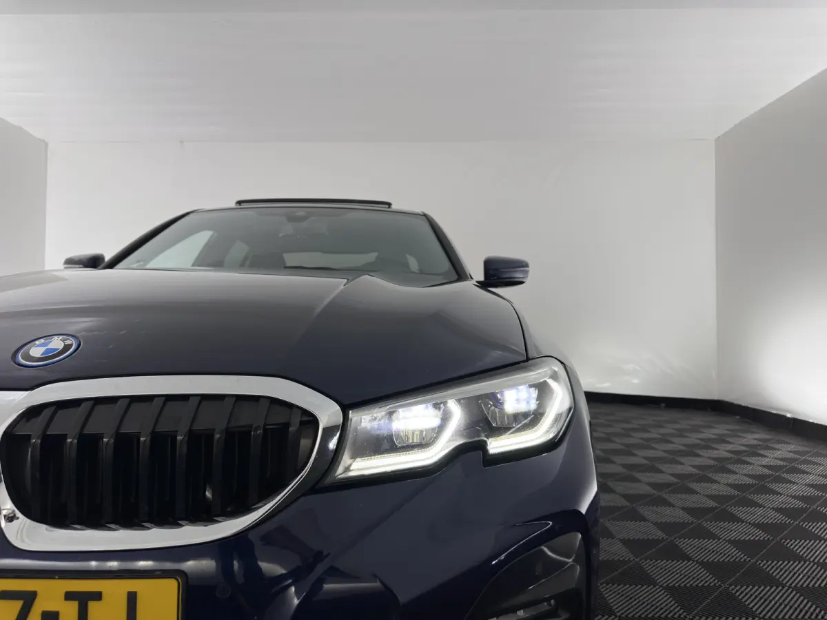 320e M-Sport-Styling Business Edition Plus (Plug-In) {SoH-88%} (INCL-BTW) Aut. * PANO | LEATHER | FULL-LED | HEATED-SPORTSEATS | NAVI-FULLMAP | KEYLESS | PRIVACY-GLASS | HIFI-SOUND | ECC | P