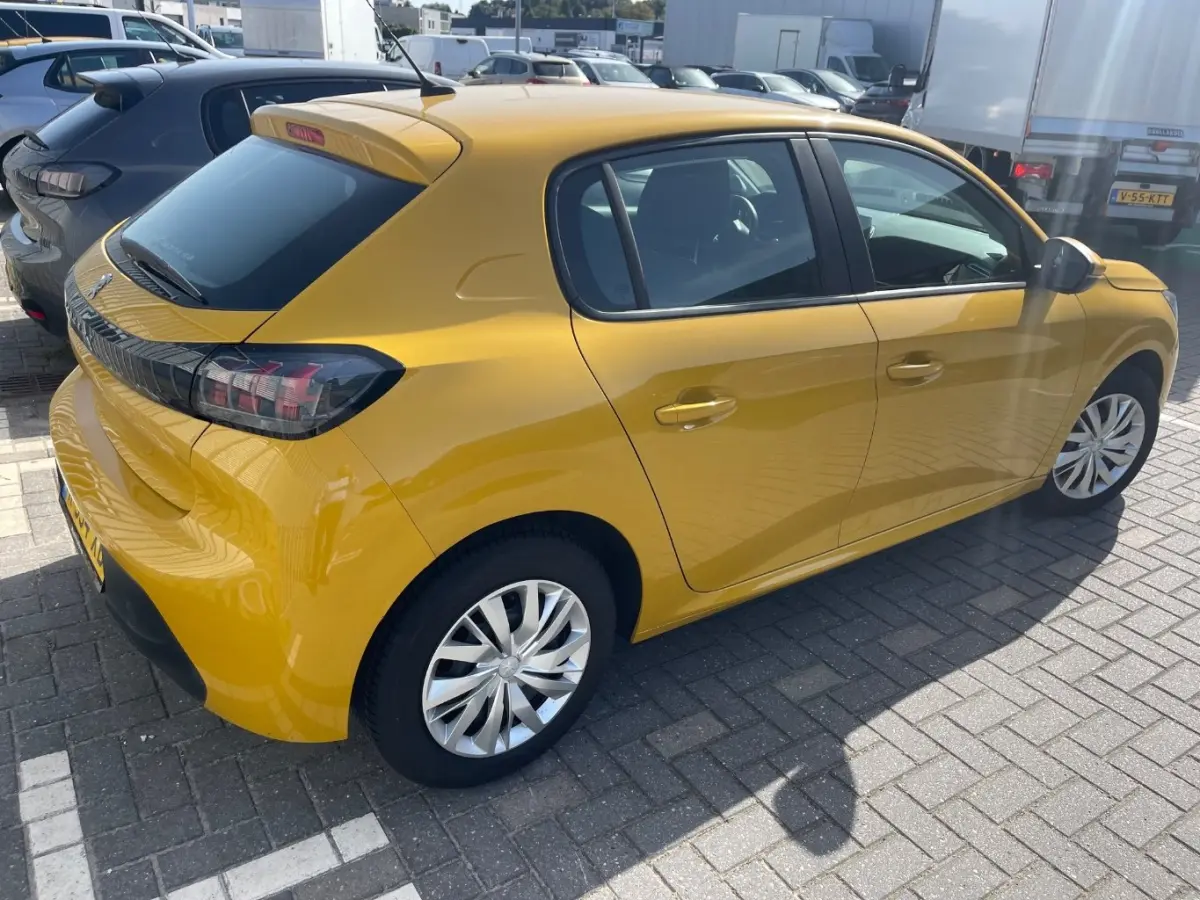 1.2 PureTech Active Navigatie | Carplay | LED Dagrij | Elek. Ramen | Centrale Vergendeling | Rijstrook-Assistentie | Airco | Apple Carplay/Android Auto|telefoonintegratie premium | Cruise co
