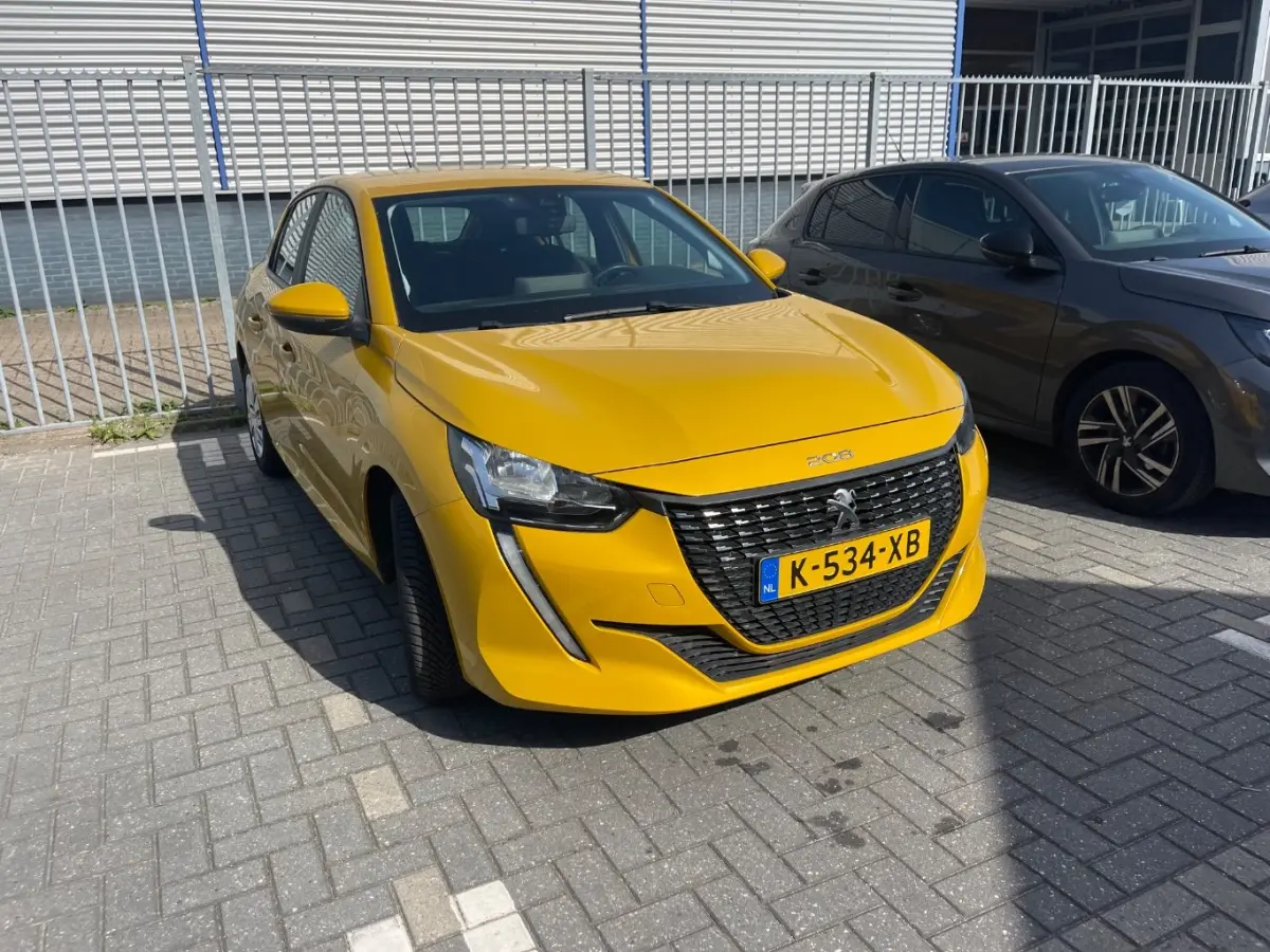 1.2 PureTech Active Navigatie | Carplay | LED Dagrij | Elek. Ramen | Centrale Vergendeling | Rijstrook-Assistentie | Airco | Apple Carplay/Android Auto|telefoonintegratie premium | Cruise co