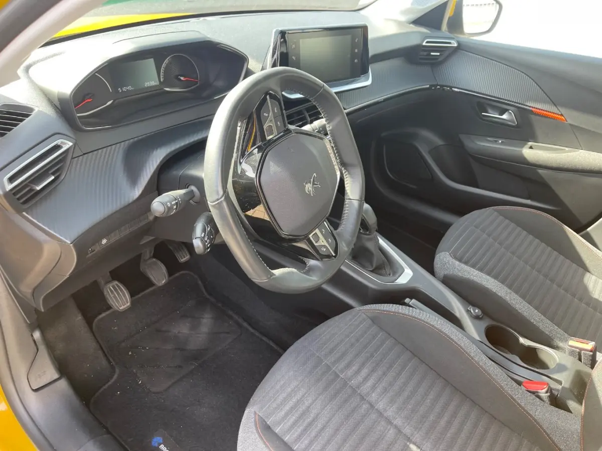 1.2 PureTech Active Navigatie | Carplay | LED Dagrij | Elek. Ramen | Centrale Vergendeling | Rijstrook-Assistentie | Airco | Apple Carplay/Android Auto|telefoonintegratie premium | Cruise co