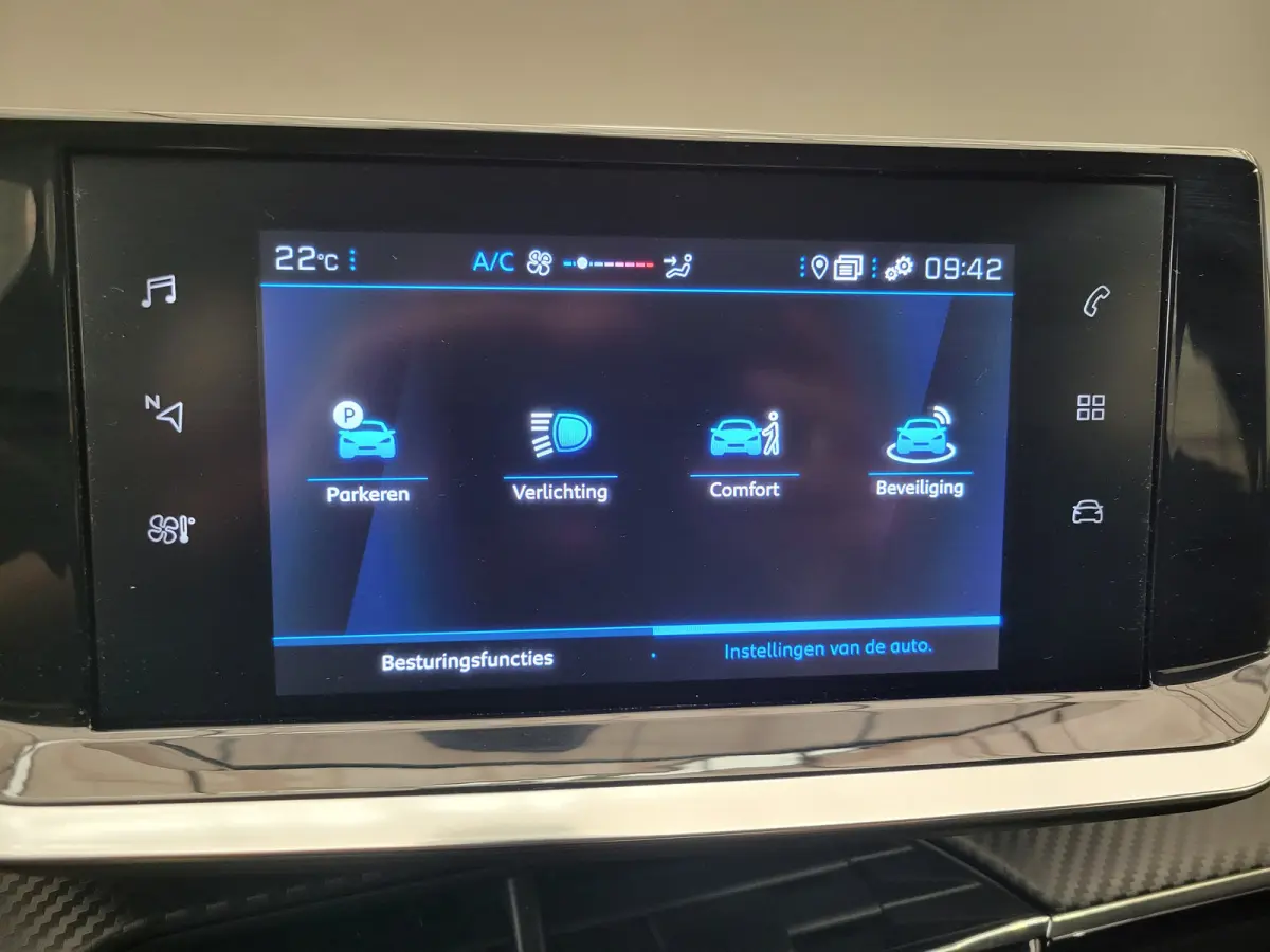 1.2 PureTech Active Navigatie | Carplay | LED Dagrij | Elek. Ramen | Centrale Vergendeling | Rijstrook-Assistentie | Airco | Apple Carplay/Android Auto|telefoonintegratie premium | Cruise co