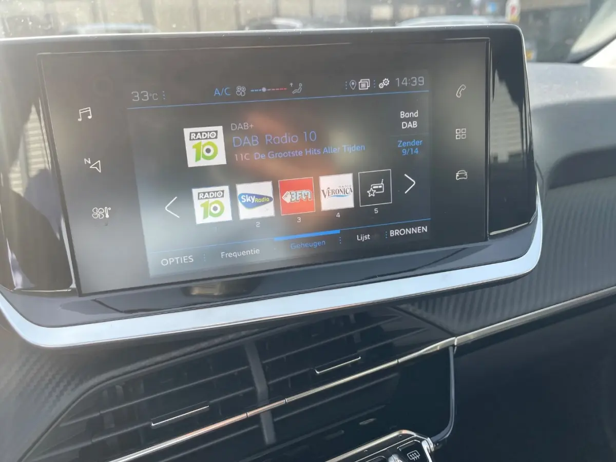 1.2 PureTech Active Navigatie | Carplay | LED Dagrij | Elek. Ramen | Centrale Vergendeling | Rijstrook-Assistentie | Airco | Apple Carplay/Android Auto|telefoonintegratie premium | Cruise co