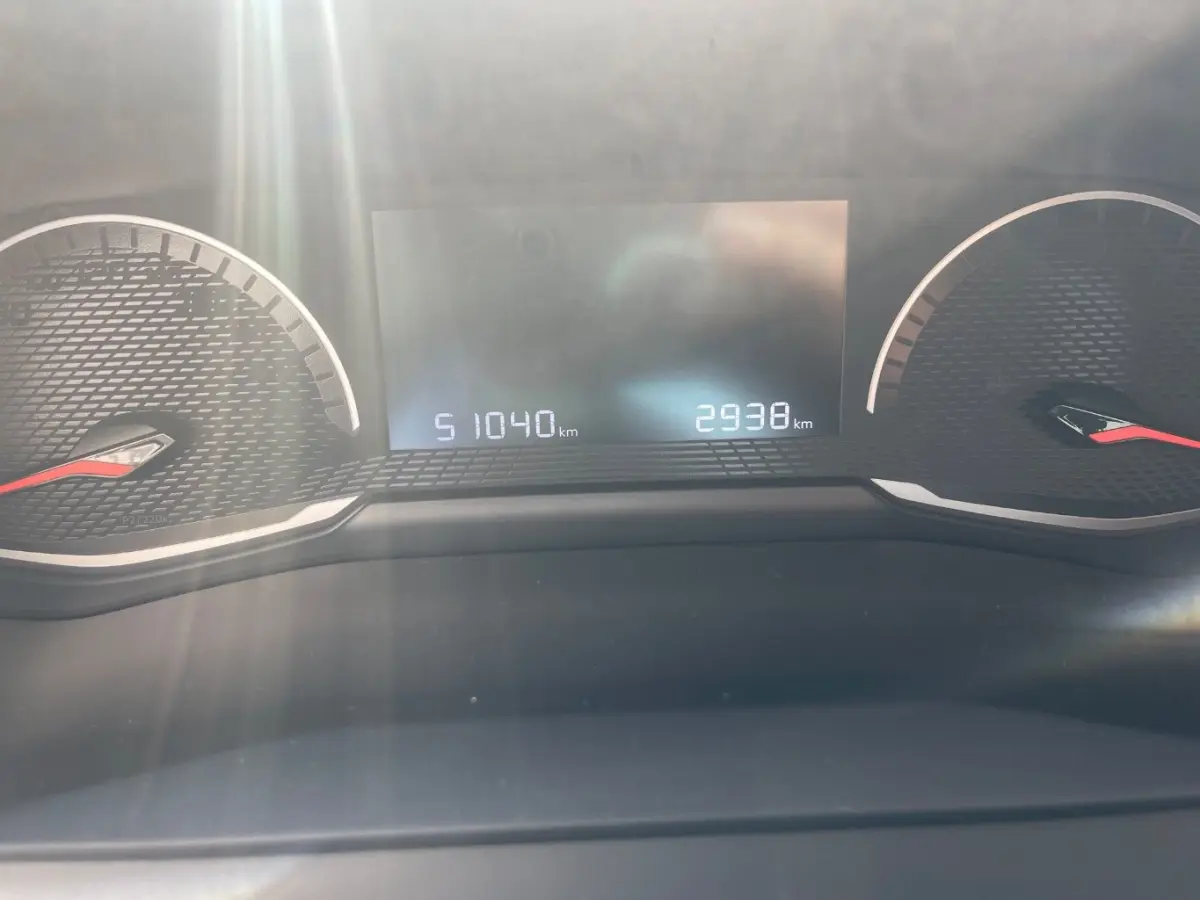 1.2 PureTech Active Navigatie | Carplay | LED Dagrij | Elek. Ramen | Centrale Vergendeling | Rijstrook-Assistentie | Airco | Apple Carplay/Android Auto|telefoonintegratie premium | Cruise co