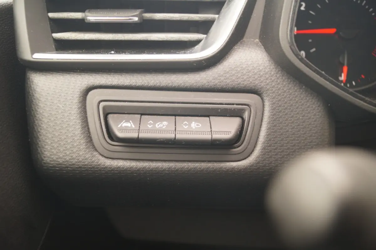 1.0 TCe Zen Pack -NAVI-LED-AIRCO-PDC-CRUISE-