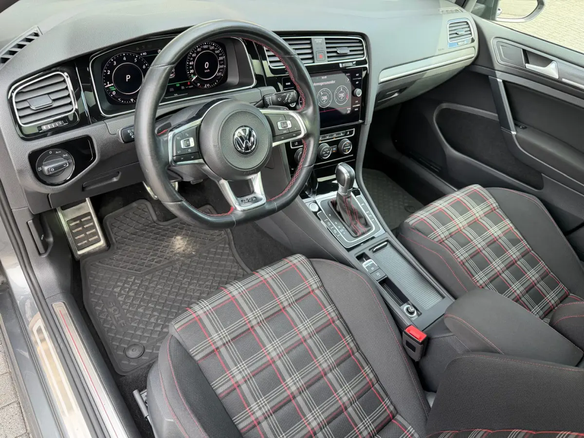 2.0 TSI GTI Performance | 3/6/12MND GARANTIE | PANO | LED | ACC | TREKHAAK | NAVI | STOELVERW. |