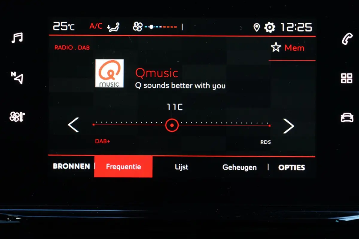 1.2 PureTech S&S Feel, NL, LED, CarPlay
