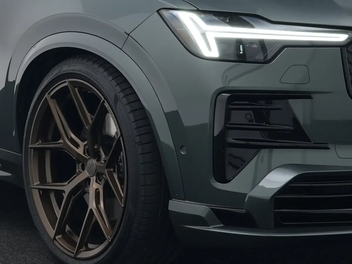 T8 Recharge Ultra Dark Executive Edition | 22" Vossen HF-5 | Heico Bodykit incl sportuitlaat | Heico Selected Level | Heico V-Max | Full Options | Luchtvering | 360° | Bowers & Wilkins