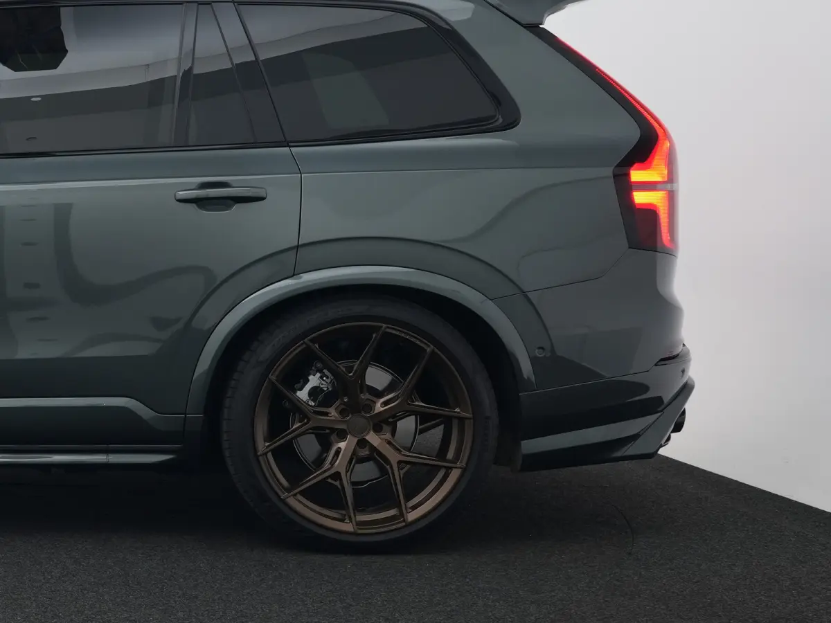 T8 Recharge Ultra Dark Executive Edition | 22" Vossen HF-5 | Heico Bodykit incl sportuitlaat | Heico Selected Level | Heico V-Max | Full Options | Luchtvering | 360° | Bowers & Wilkins