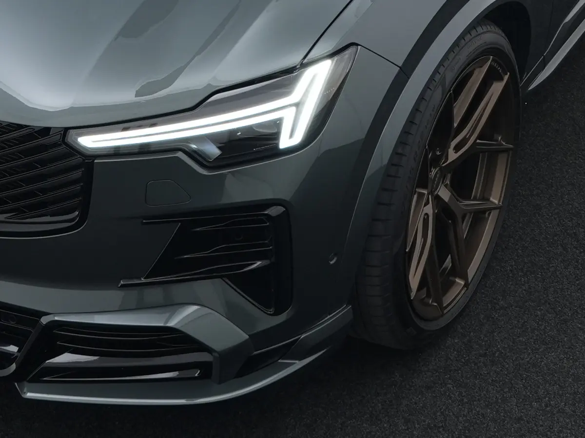 T8 Recharge Ultra Dark Executive Edition | 22" Vossen HF-5 | Heico Bodykit incl sportuitlaat | Heico Selected Level | Heico V-Max | Full Options | Luchtvering | 360° | Bowers & Wilkins
