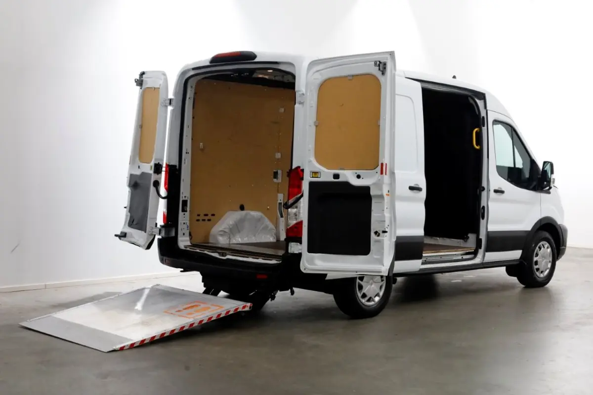 2.0 TDCI 130pk E6 L2H2 Trend Airco/Navi/ACC/Laadklep 500kg 11-2019